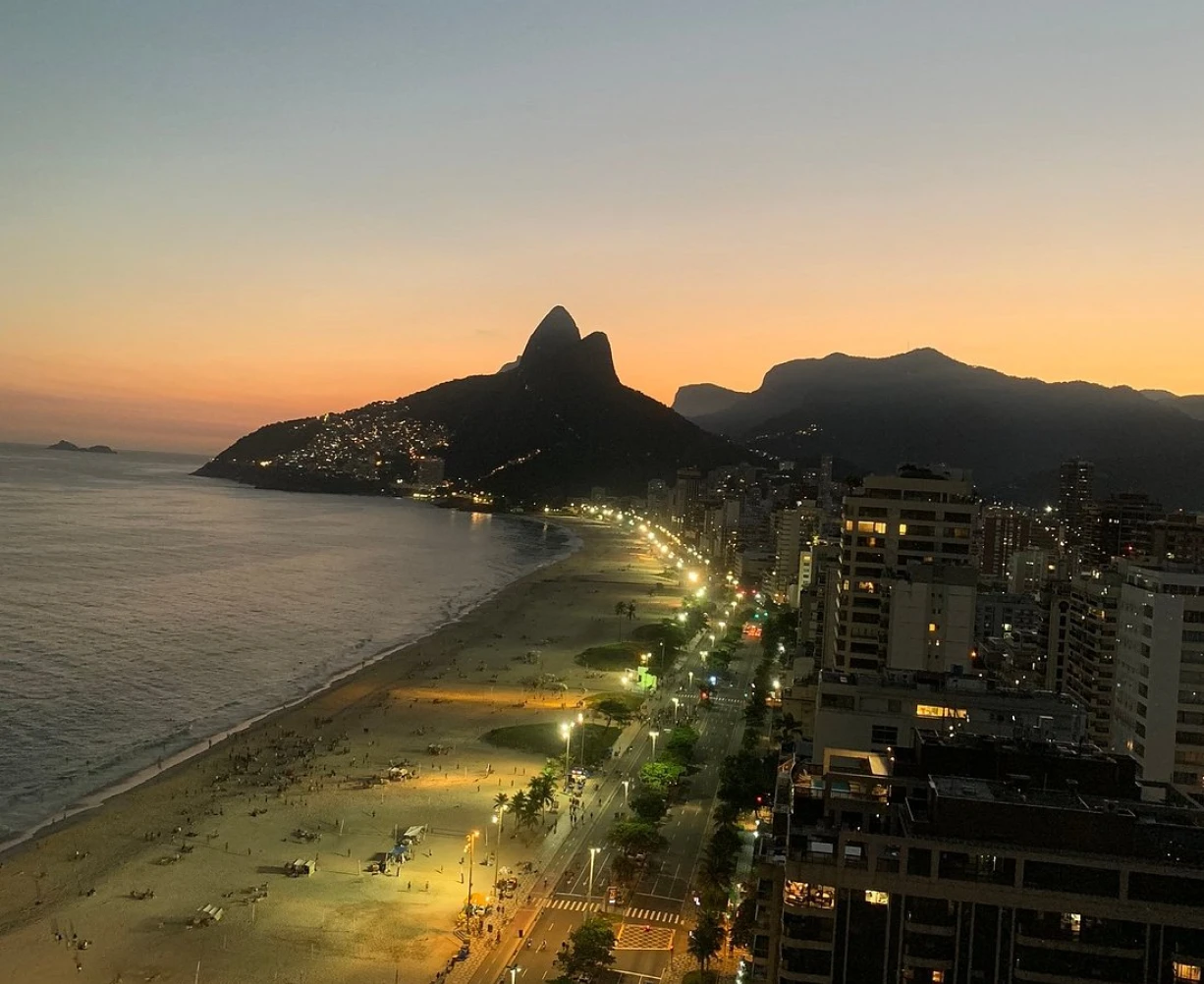 Rendez-Vous on the 23rd Floor - Mixology & Ipanema View - Image